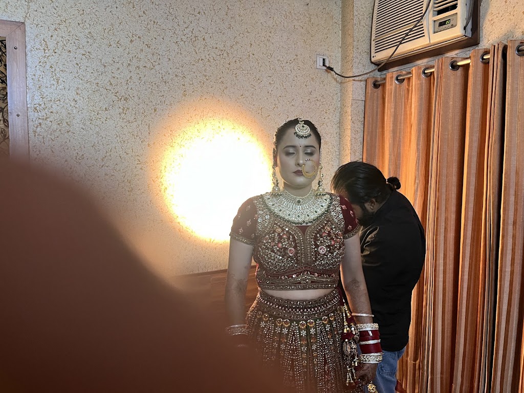 Makeover L Oreal Salon Ghumarwin