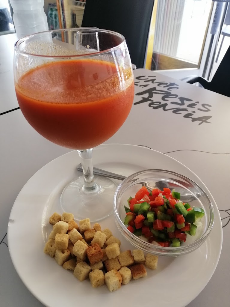 El taller Bar N' Drinks — Comida y bebida