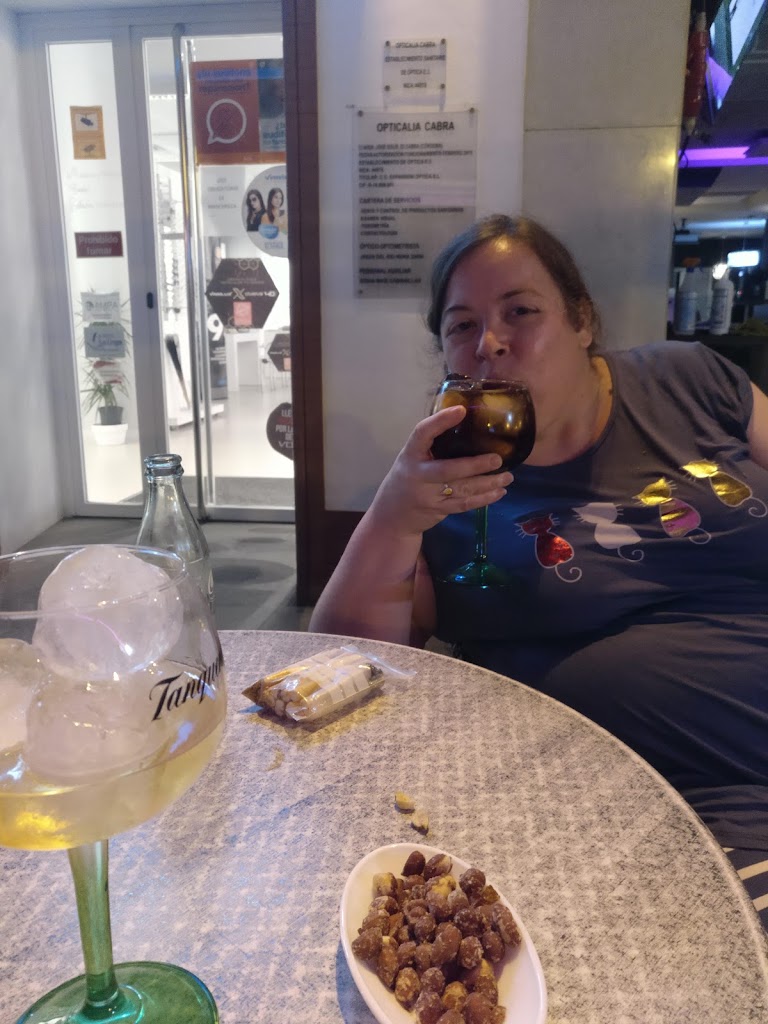 Bolero - Cafe y Copas — Comida y bebida