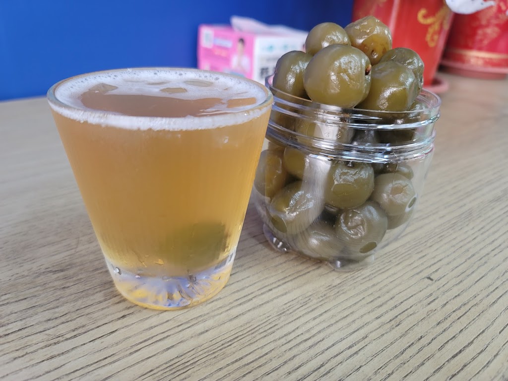不分 青紅烏綠 ｜ 鳳梨冰沙•鳳梨冰茶•手搖飲料店 的照片