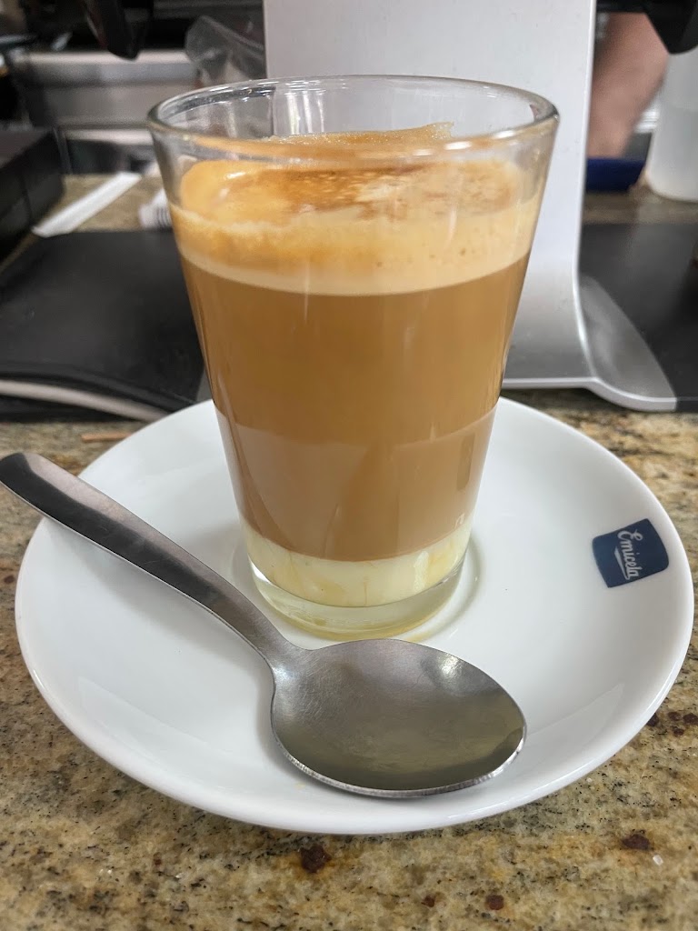 Cafe & Burgers La Tacita — Cafe