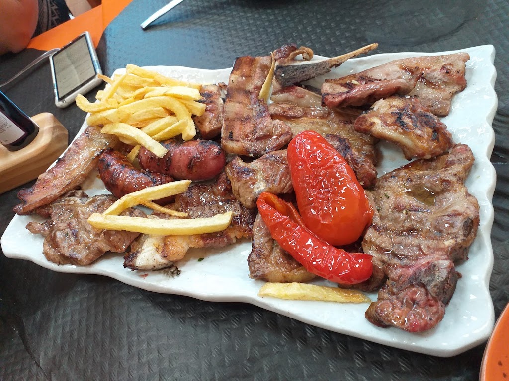 Bar restaurante The Grill — Comida y bebida