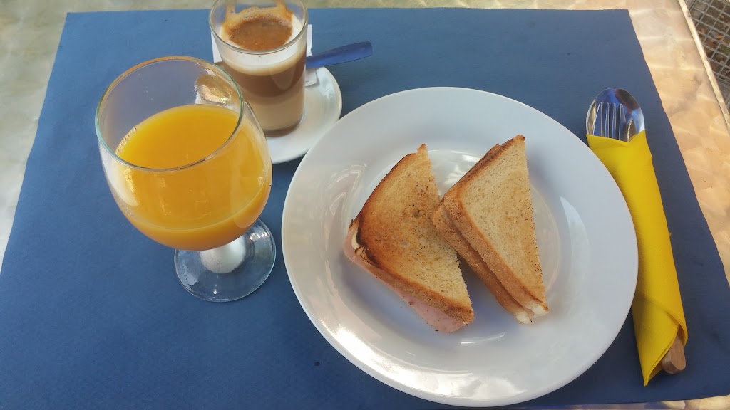 Bar Comodin — Comida y bebida