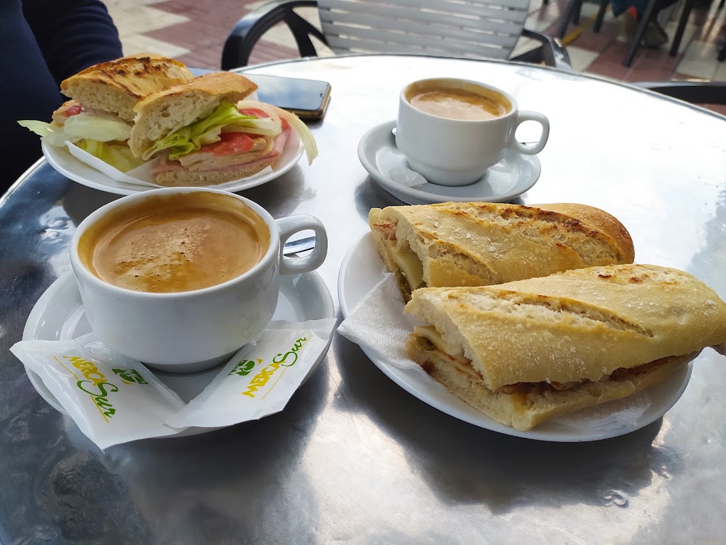 Cafeteria Dani — Comida y bebida