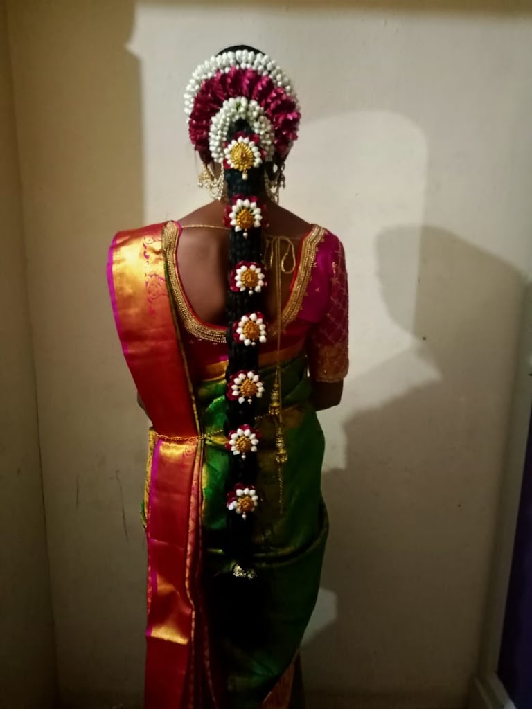 Iniya Beauty Parlour