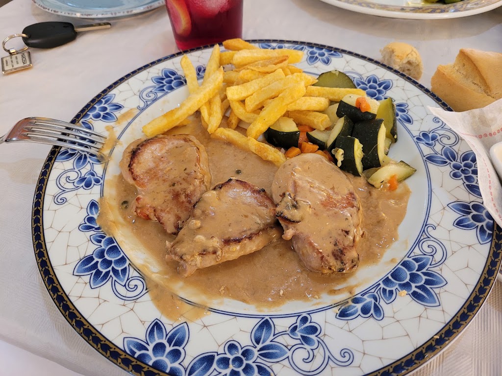 Ballabona Hotel-Restaurante — Comida y bebida