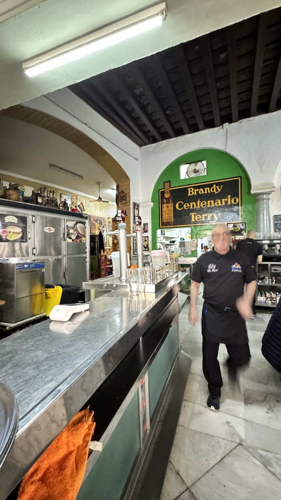 Cafe Bar El Mercado — Ambiente