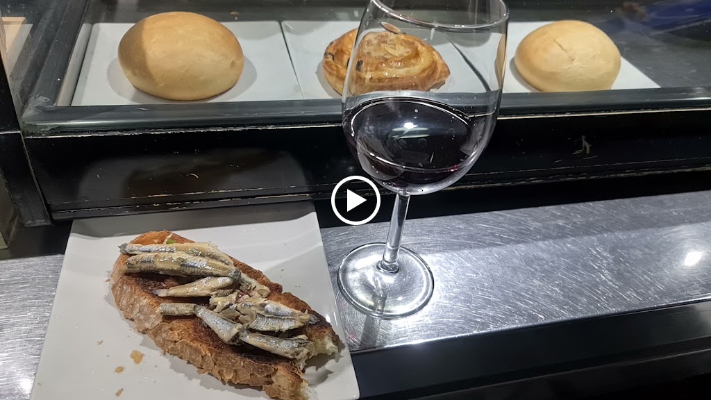 CAFETERIA TRACY — Comida y bebida