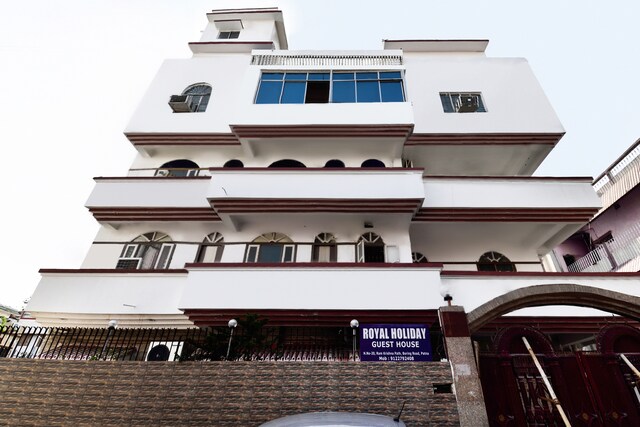 Flagship Royal Holiday