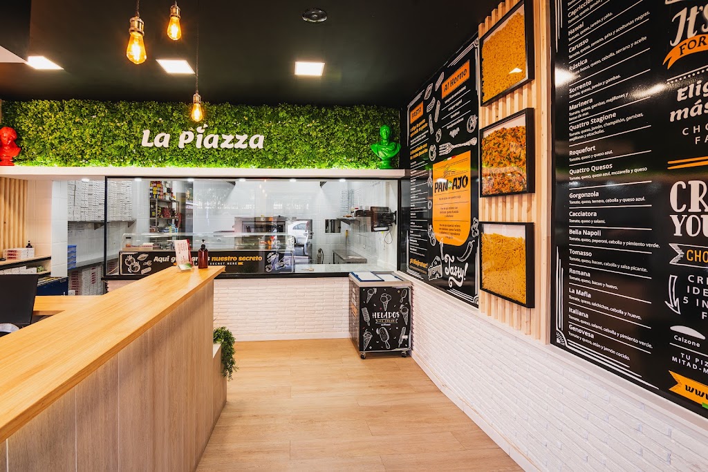 La Piazza Benalmadena — Ambiente
