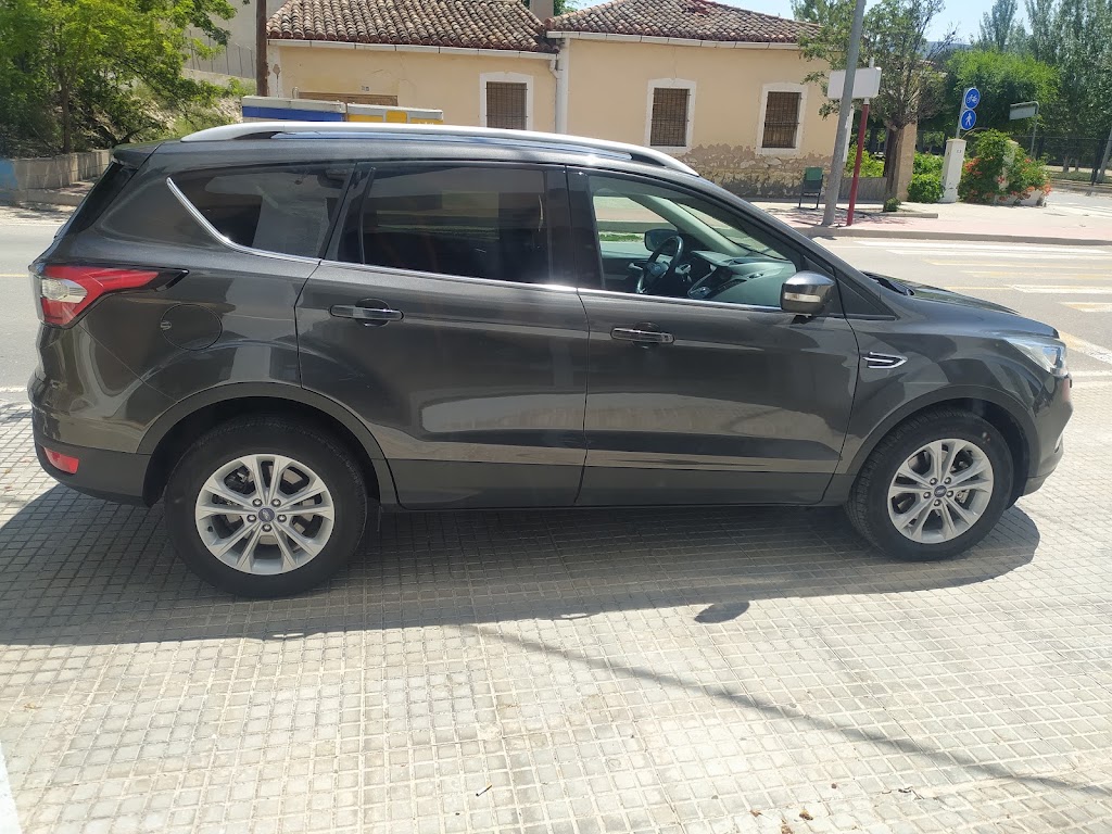 Exposicion Auto Doper Villena (Concesionario DR Automobiles y DFSK) — Automovil
