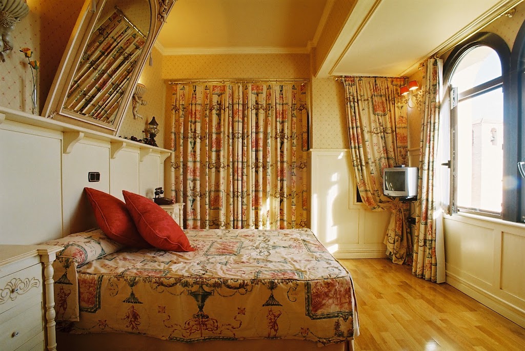 Hotel Ideal — Habitaciones