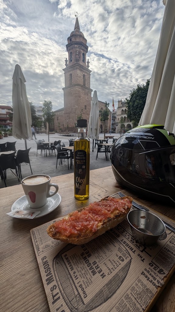 Restaurante La Oficina — Comida y bebida