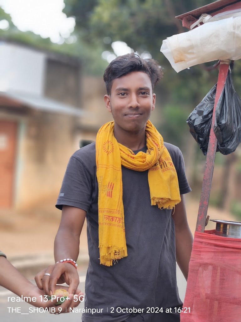 Giridhari Paani Puri Stall Mandal Ji