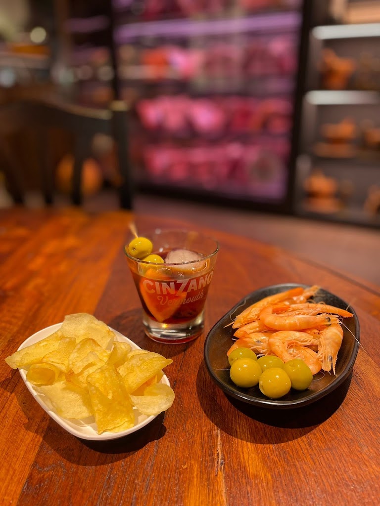 Itzurun (Grupo Yakedo, sl) — Comida y bebida
