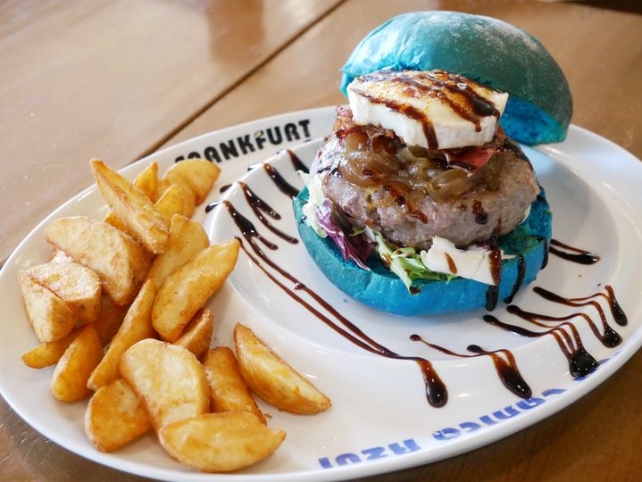 Frankfurt Cerveceria La Canica Azul — Comida y bebida