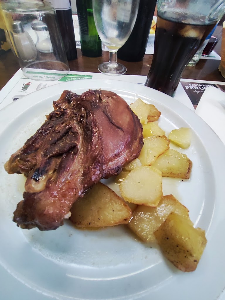 Bar restaurante Can Miquel — Comida y bebida
