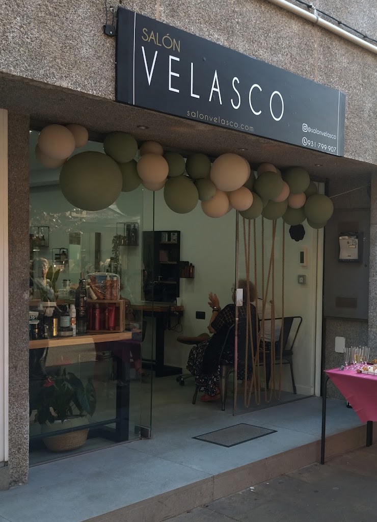 Salon VELASCO — Exterior
