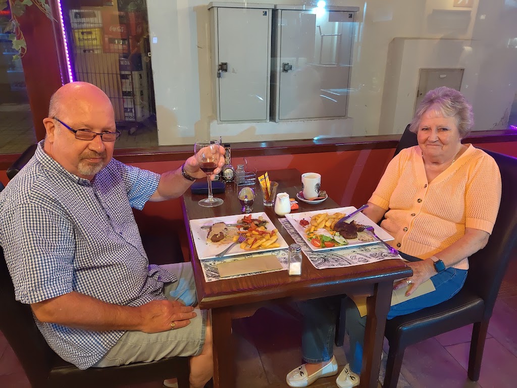Roadside Grill — Ambiente