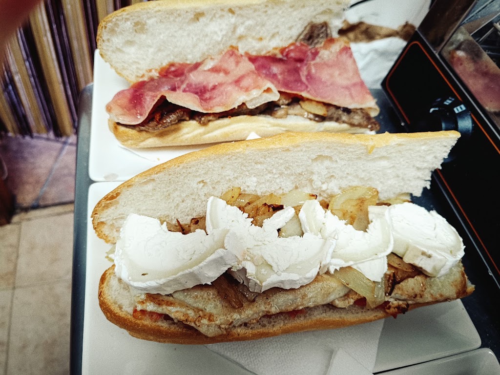 BAR MI CAPRICHO — Comida y bebida