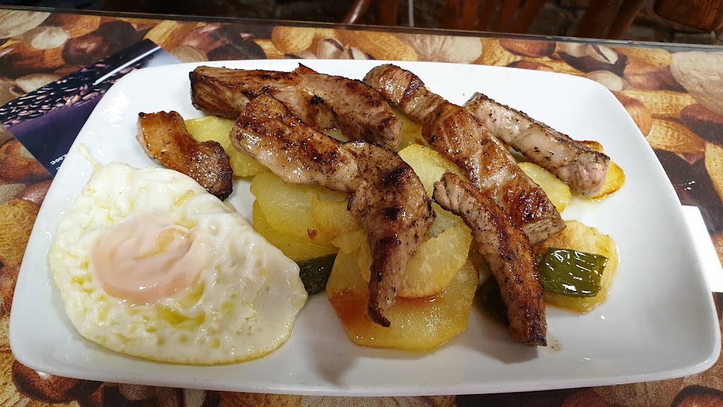 Cafeteria Alcazaba — Comida y bebida