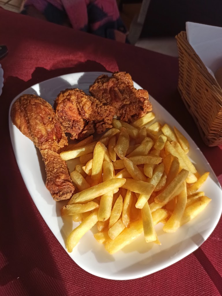 BAR TAPERIA LA COMPANIA — Comida y bebida