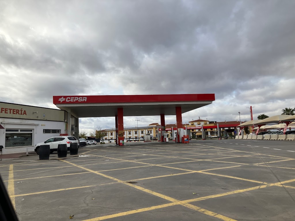 Estacion de servicio Cepsa LLANOS DE EXTREMADURA
