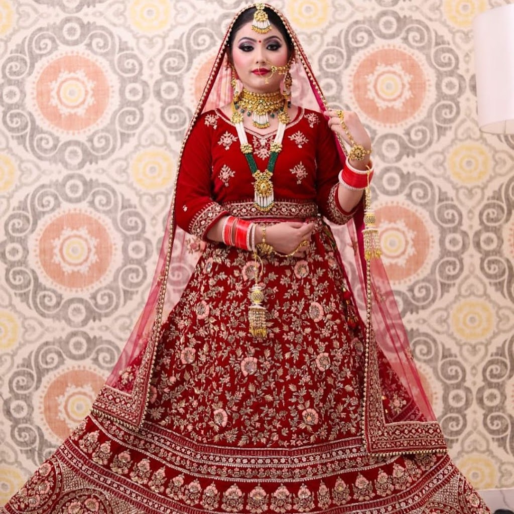 Zaid Gleem Salon Best Salon In Bareilly