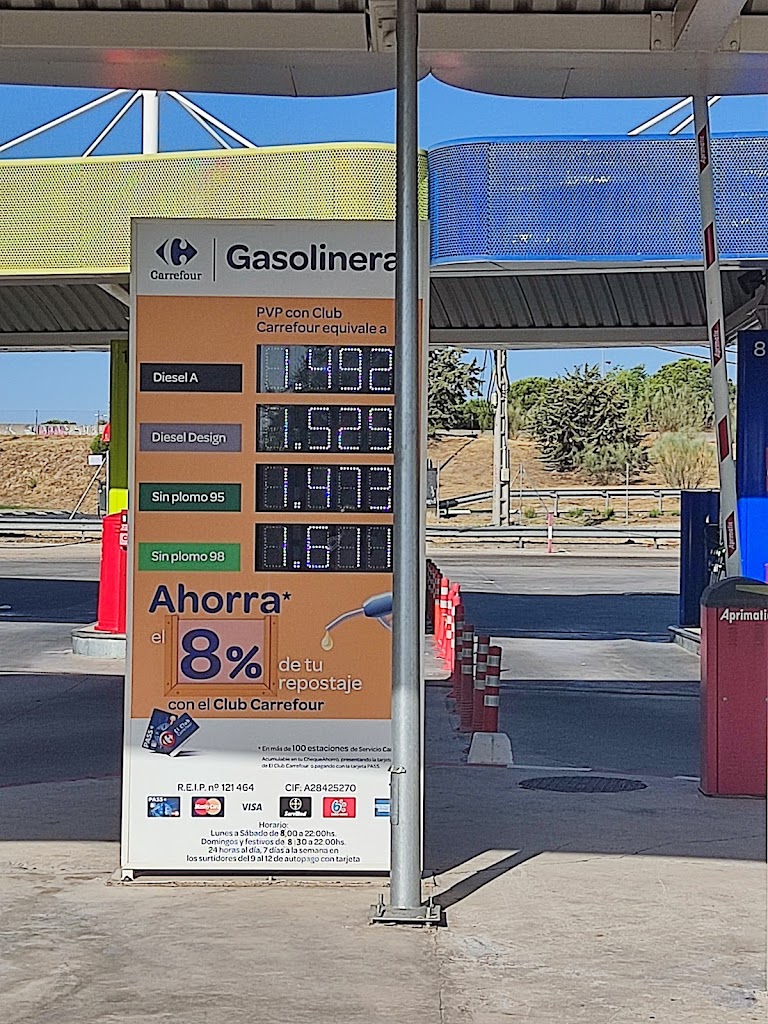 Gasolinera Carrefour — Exterior