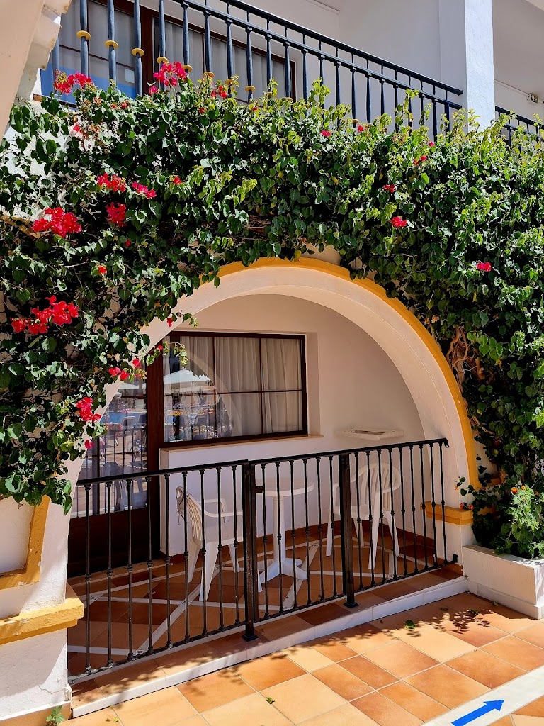 Cortijo Blanco Apartment - EaW Homes