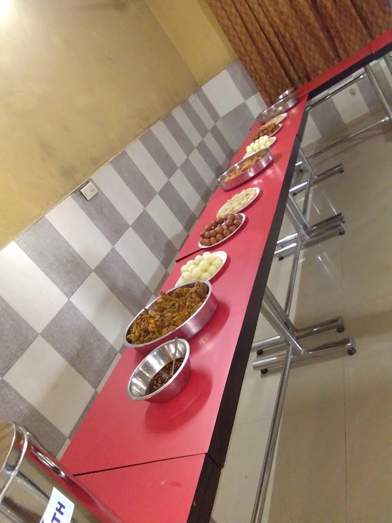 Anand Vaishno Dhaba Rooms