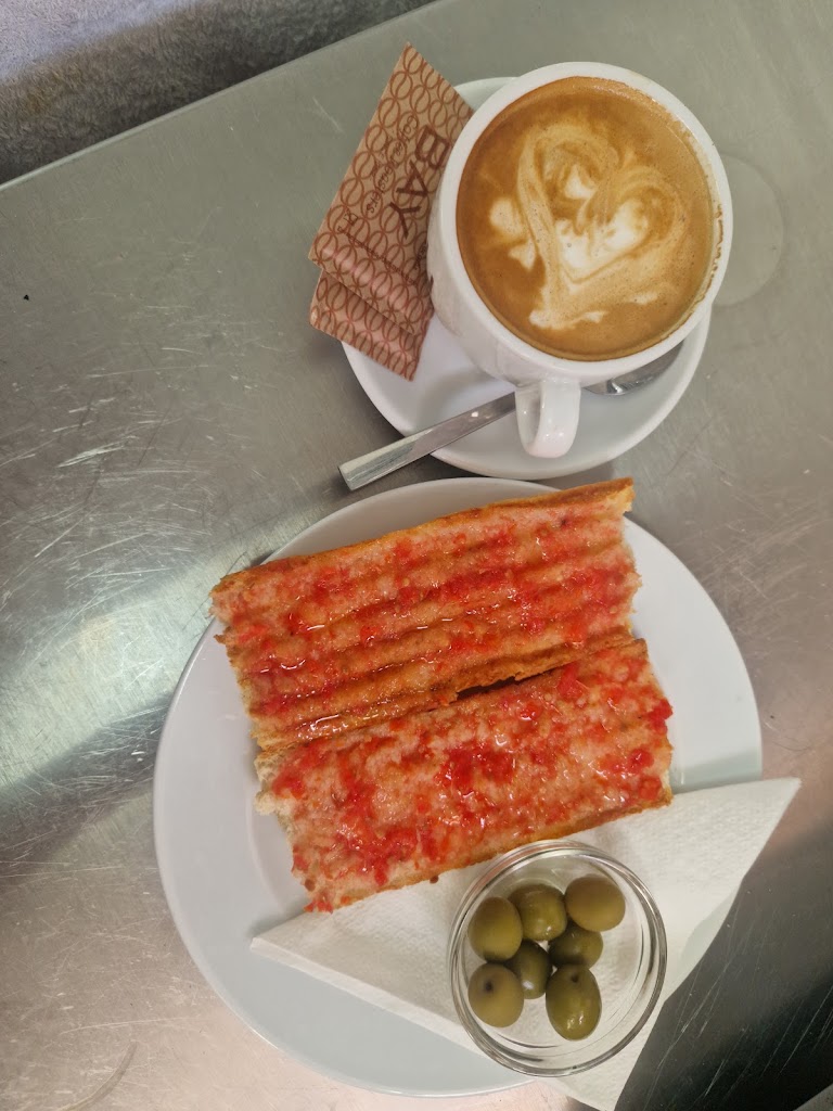 Es Xiringuito — Comida y bebida
