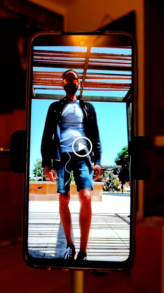 Carrer Gilabert de Centelles Garatge — Videos