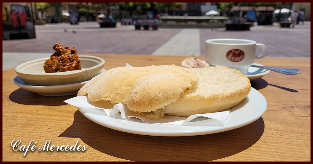 Bar Mercedes Algeciras — Comida y bebida