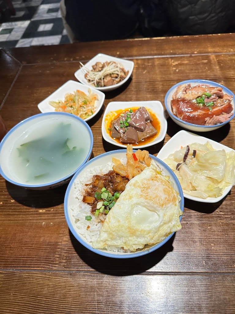 歐買尬豬霸王豬腳飯專賣店 錦州店 的照片