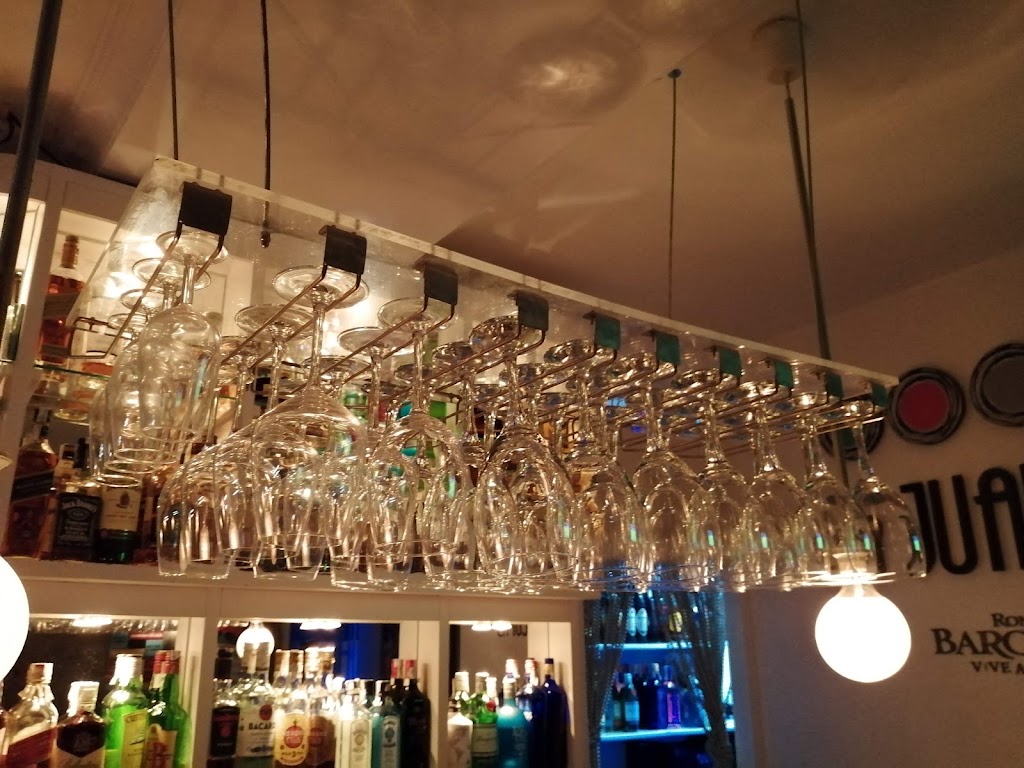 Cocteleria La Juanela Copas — Ambiente
