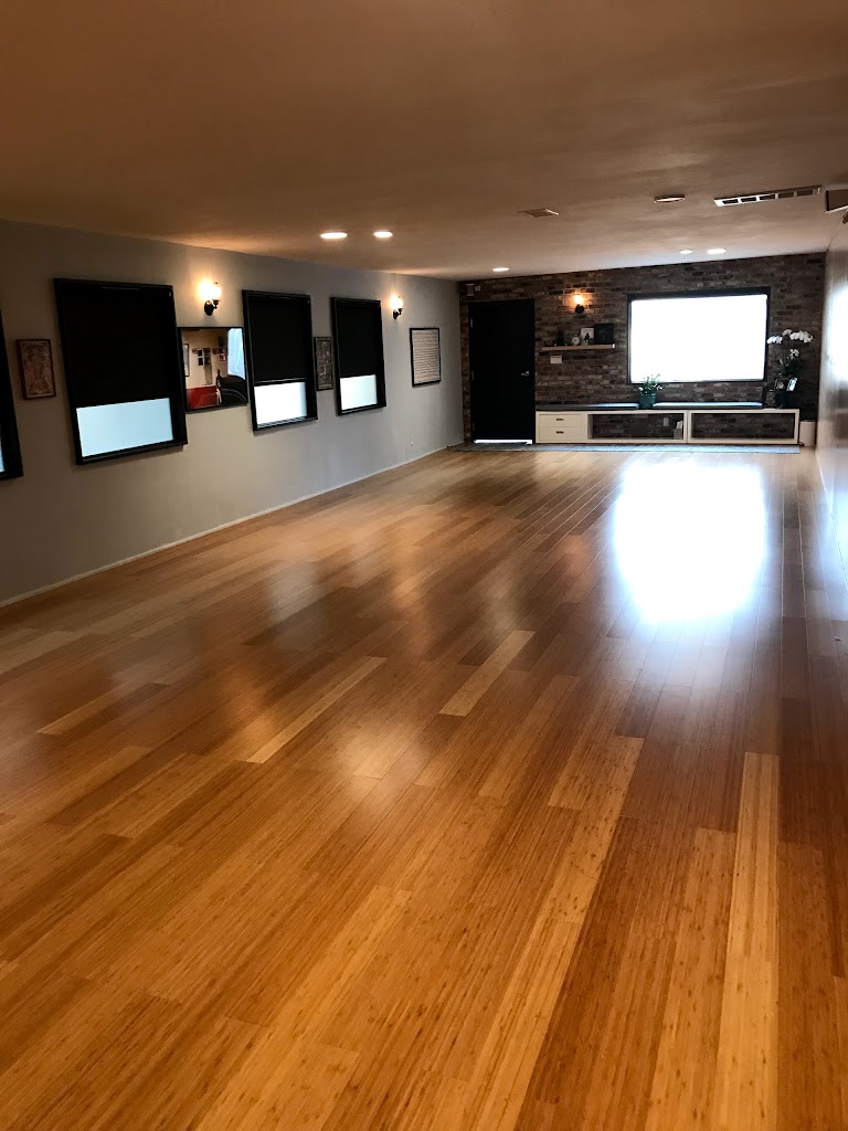  Ashtanga Yoga Traditions/My Petite Shala