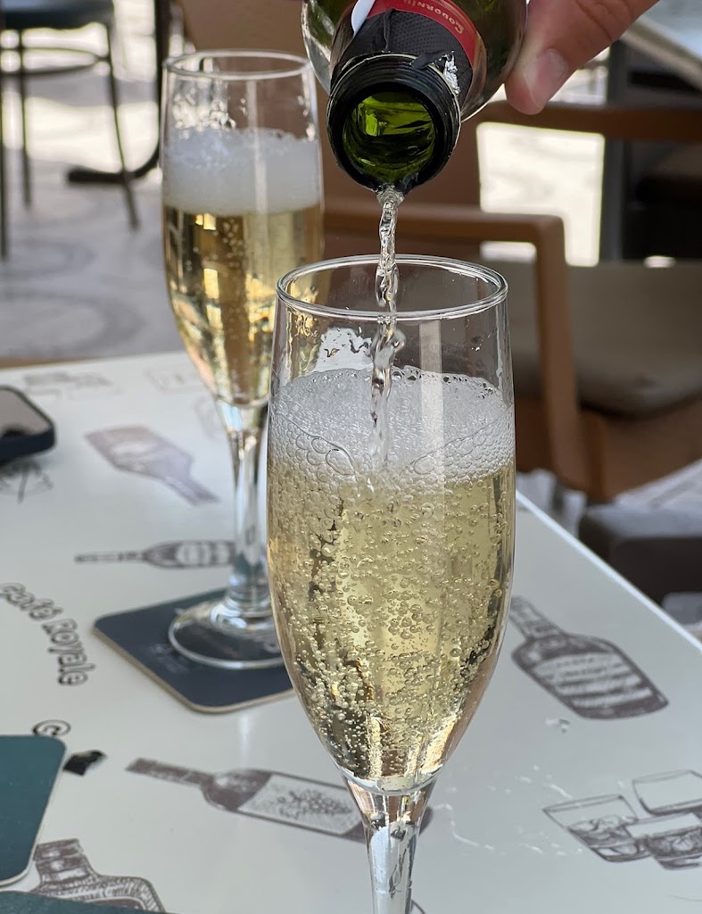 Cafe Royale — Comida y bebida