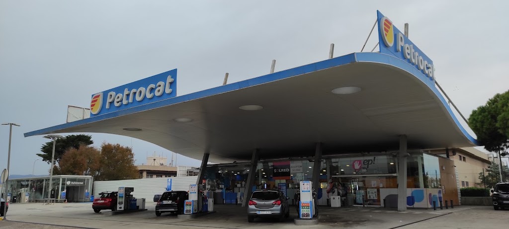 Estacion de Servicio Petrocat - Repsol — Exterior