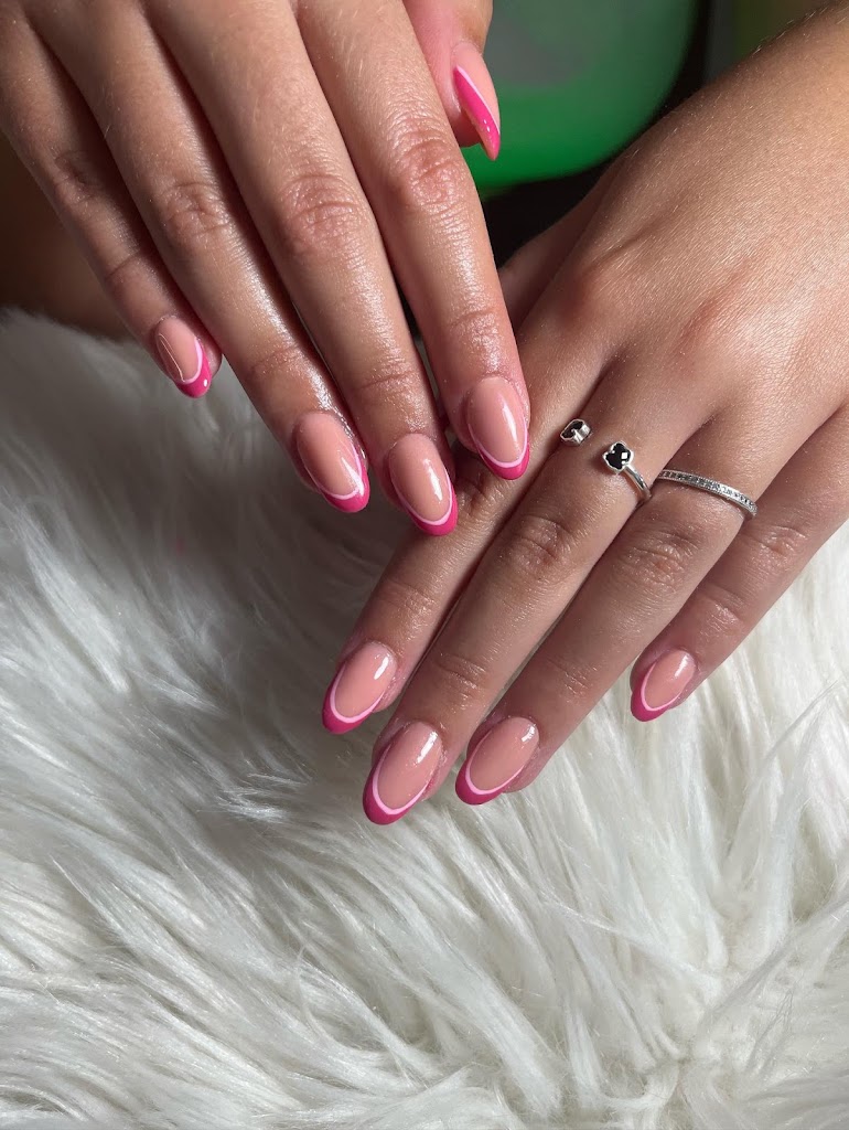 Peluqueria y Estetica Checa P — Manicura