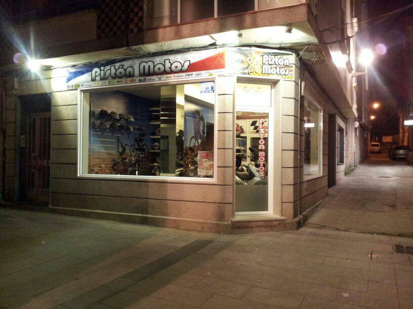 Piston Motos — Exterior