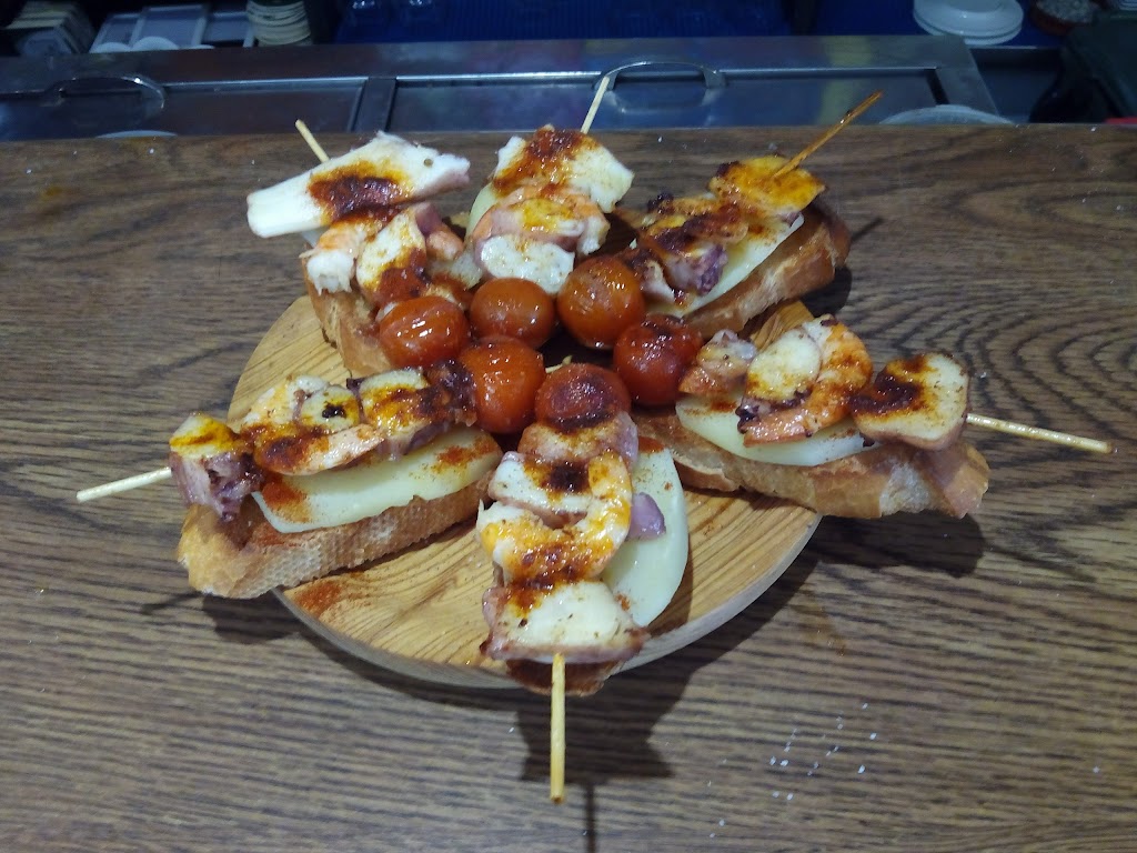 Bar Kanguro — Comida y bebida
