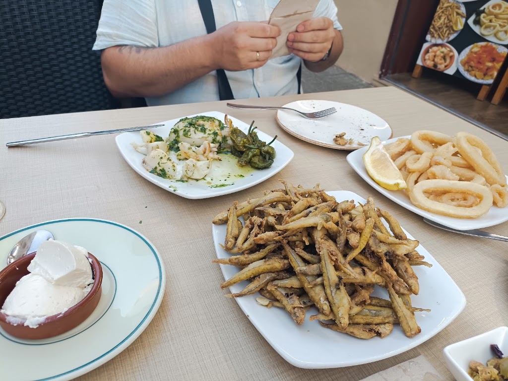 Restaurant Bar El Capi — Comida y bebida