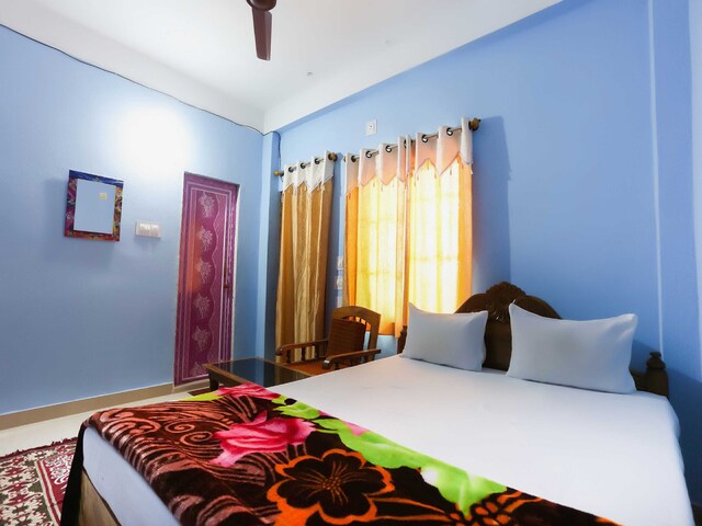 Spot On 61585 Patra Palace