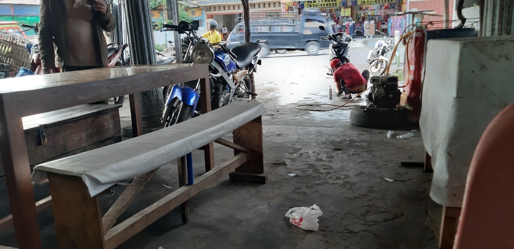 Iwan Service Motor