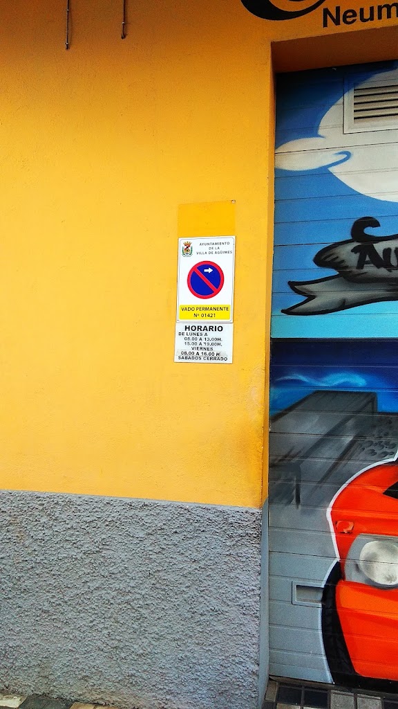 Autoservicio Artiles — Interior