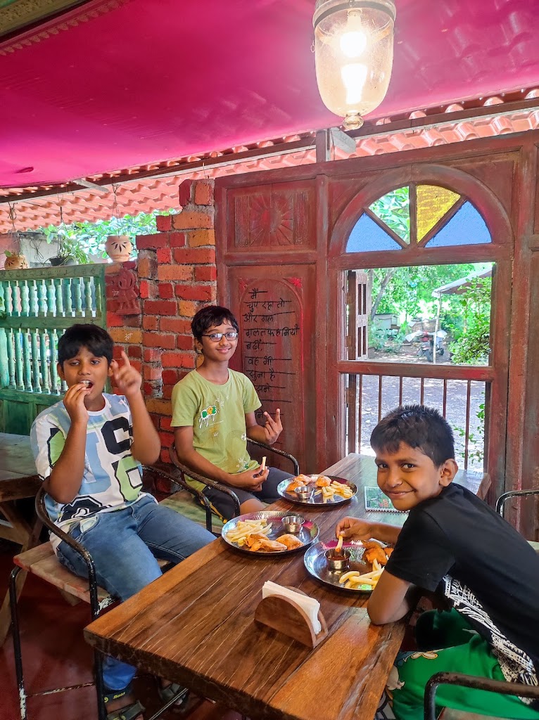 Roots Art Cafe