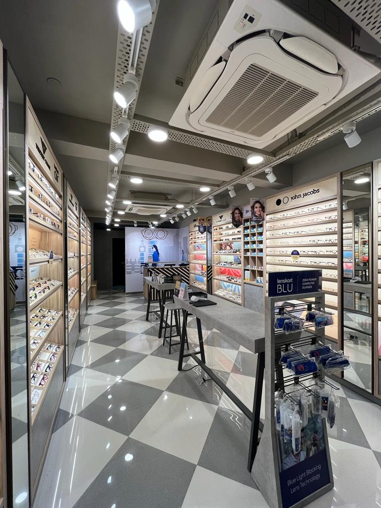 Lenskart Com Flagship Store At Necklace Road Akola