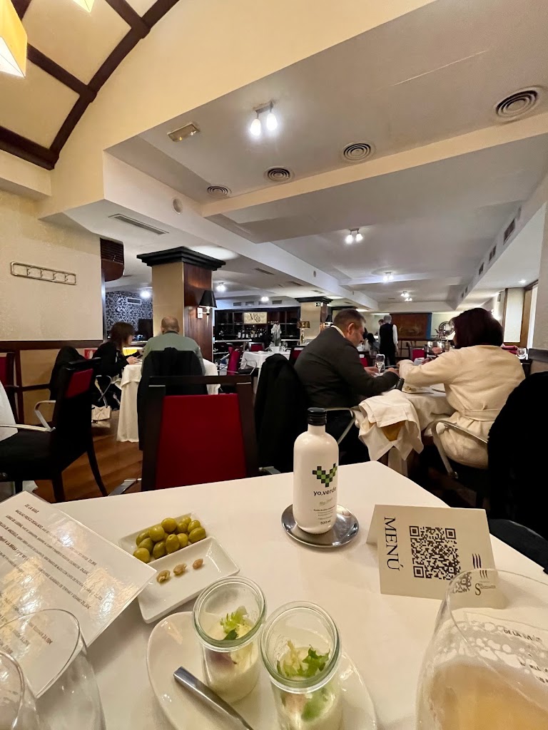 Asador de Santiago — Comida y bebida