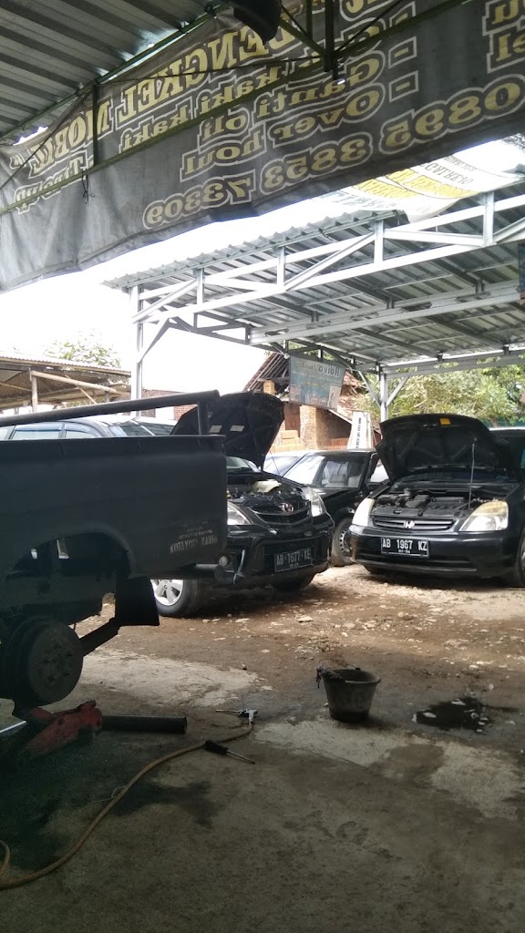Kreatif bengkel mobil